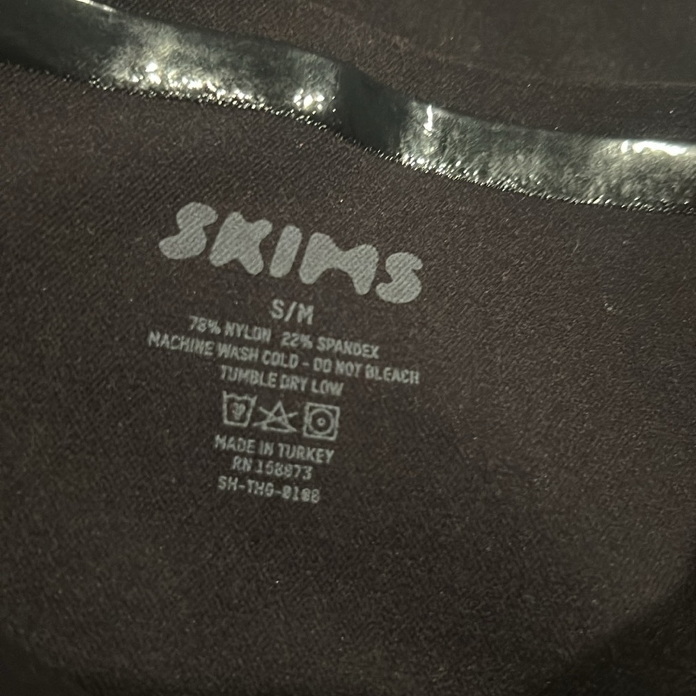 Skims Mid-Core Control Shapeware Thong - Picture 3 of 11